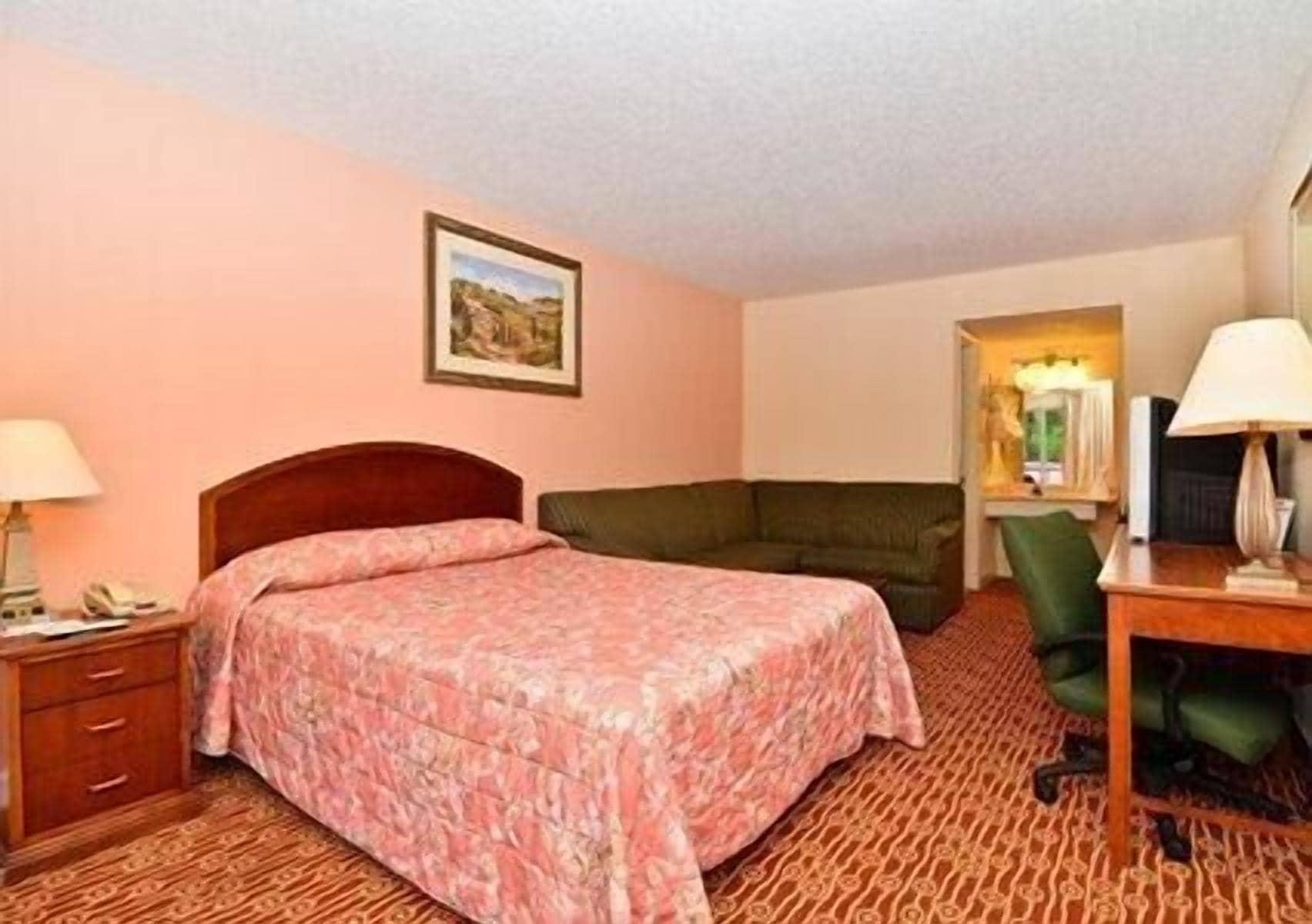 Rodeway Inn Colonial Heights I-95 Exterior photo